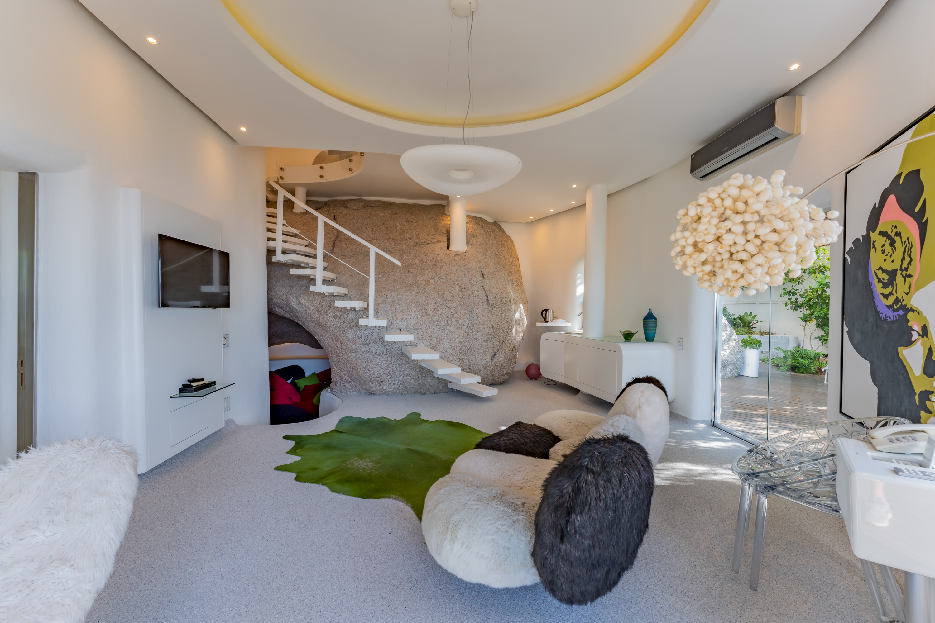 6 Bedroom Property for Sale in Bantry Bay Western Cape